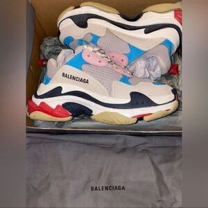 Balenciaga RARE Triple S Sneakers